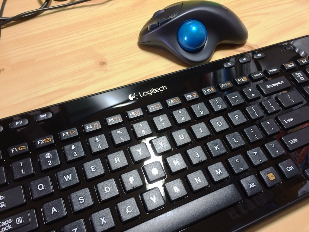 logicool-mouse-keyboard-2